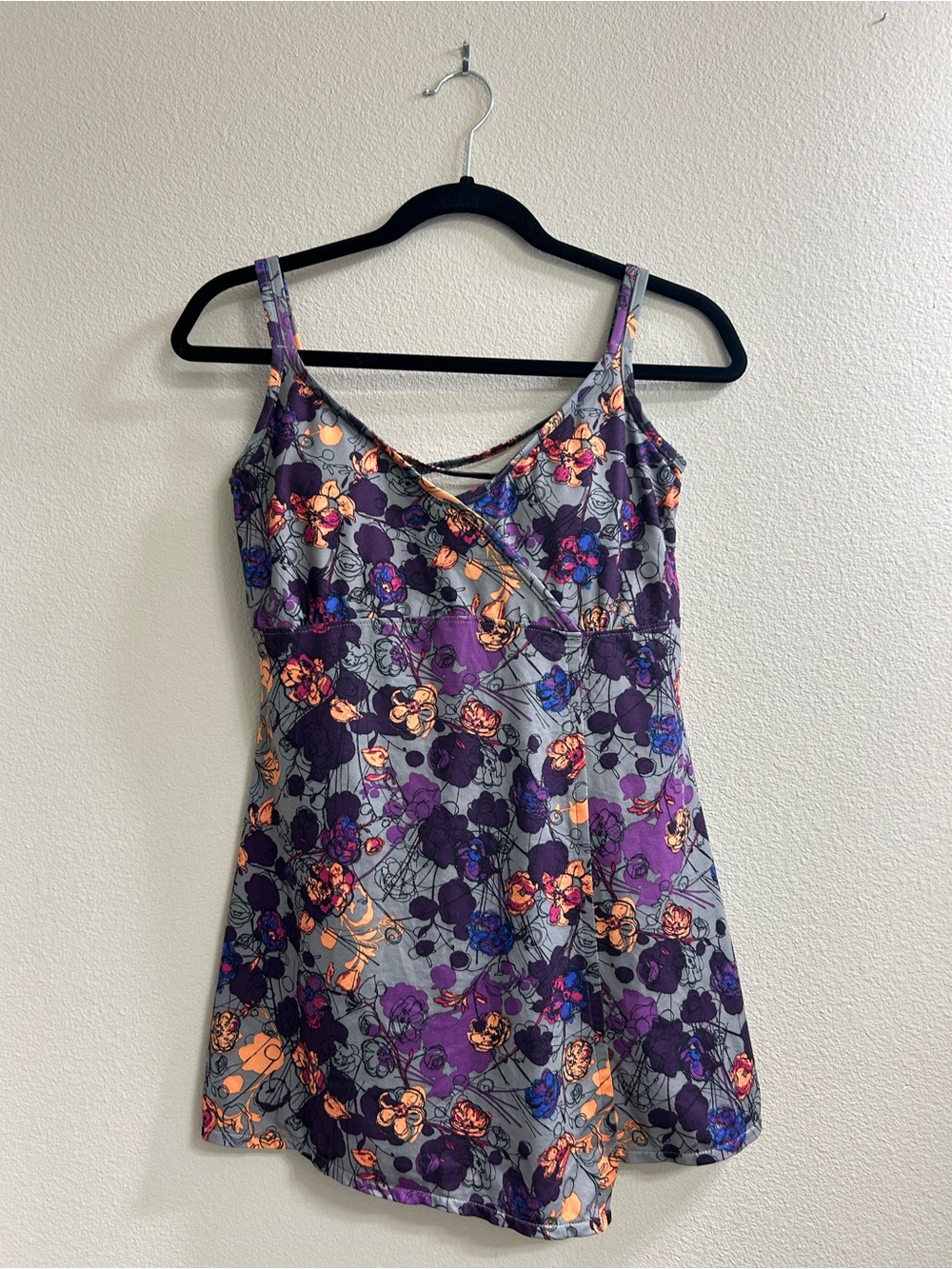 Women's REI purple, orange, and gray floral activewear tank top 6
